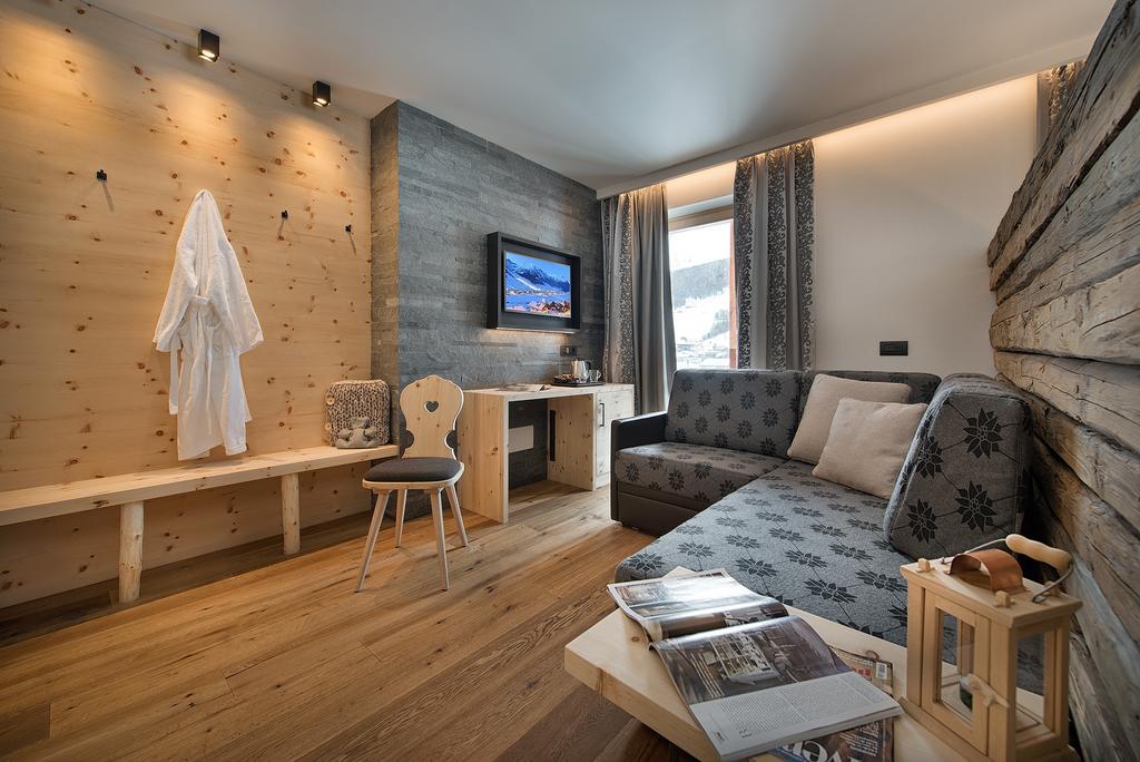 Hotel Roberta Alpine Adults Only Livigno Exterior photo